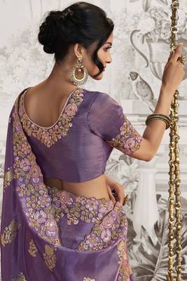 Light Purple Silk Heavy Thread Embroidred With Sequince Work Saree With Blouse 3