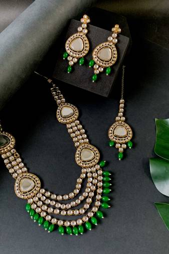 traditional multi layered pearl kundan bridal necklace jewellery with dangle earrings & maang tikka set