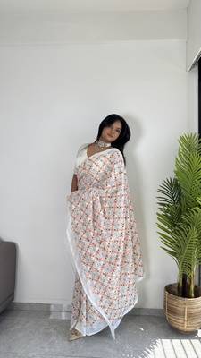 Off-White Georgette Multi Hand Embroidered Saree with Un-Stitched Blouse 3