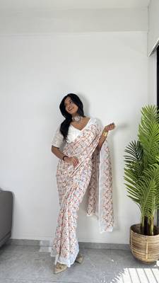 Off-White Georgette Multi Hand Embroidered Saree with Un-Stitched Blouse 4