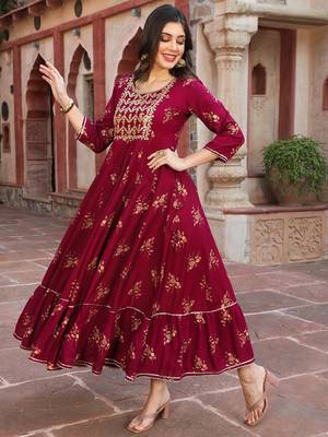 Gulmohar jaipur rayon ankle length printed flared 3/4 sleeves round kurta 4