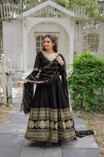  faux blooming captivating black gown with dupatta