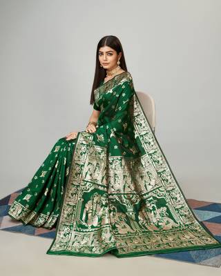 Green Woven Baluchari Silk Temple Border Saree With Blouse 4