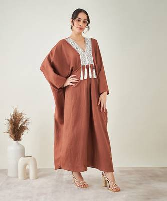 Brown linen full length kaftan with tassels 3