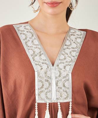 Brown linen full length kaftan with tassels 5