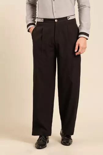 Grey shirt with black pant