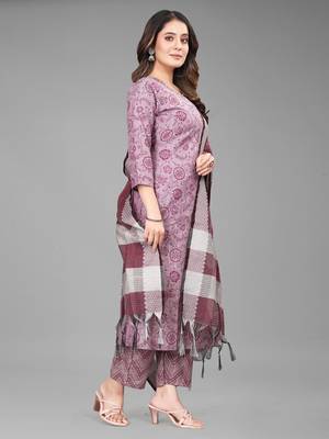 Textile cloth women's light maroon color cotton fabric floral printed kurta pant with dupatta set 3