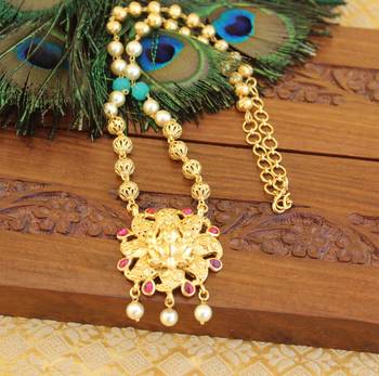Gold platted lakshmi pearl necklace set 2