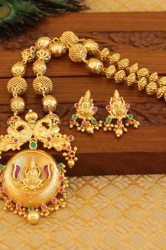 Gold platted lakshmi necklace set