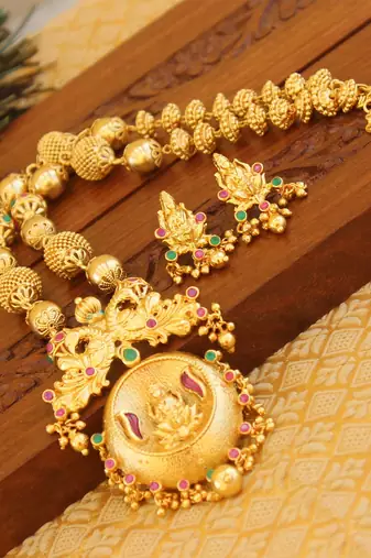 Gold platted lakshmi necklace set