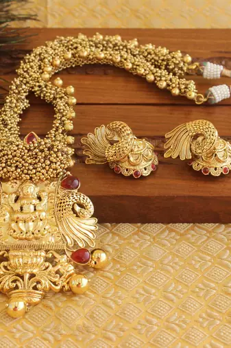Matte finish lakshmi necklaec set