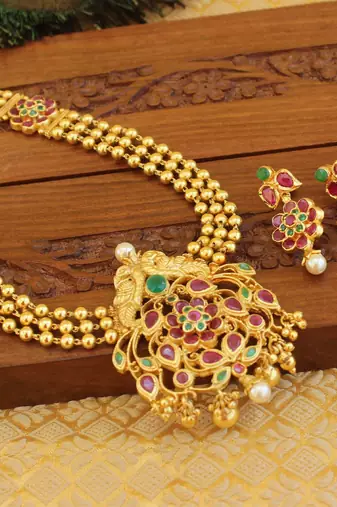 Gold platted peacock kempu necklace set