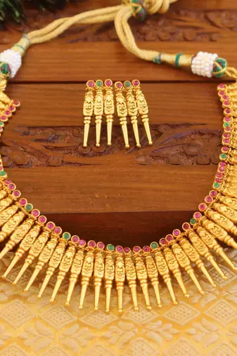 Gold platted antic necklace set