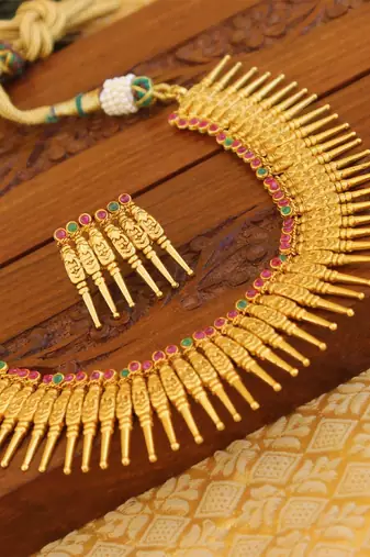 Gold platted antic necklace set