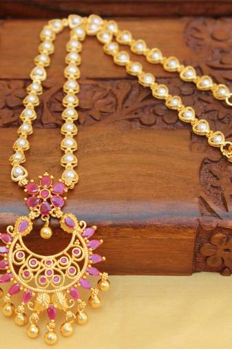 Gold platted necklace set