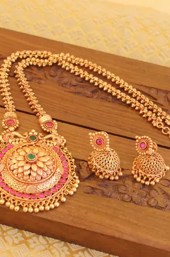 Matte finish peacock necklace set