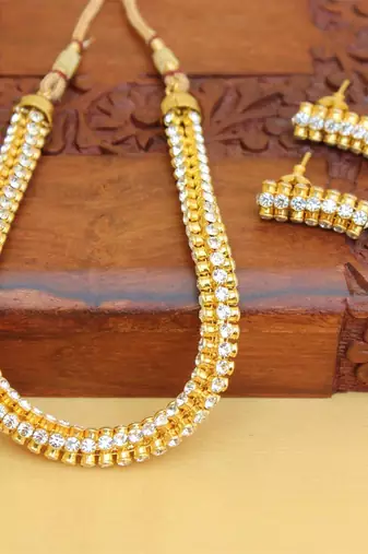 Gold platted stone short necklace set
