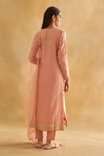 lutfiya kurta set