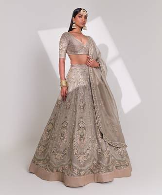 Kaarvi Embroidered Lehenga Set 2