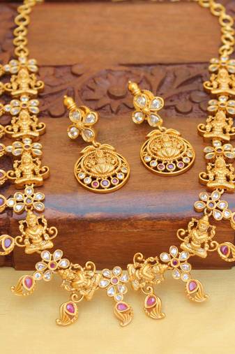 Matte finish lakshmi necklace set