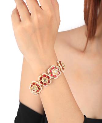Ruby and pearls bracelet studded with jadau stones 1