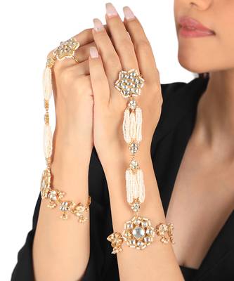 Stunning bridal hathphool set 1