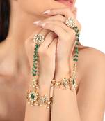 Green & white hathphool set with white hangings