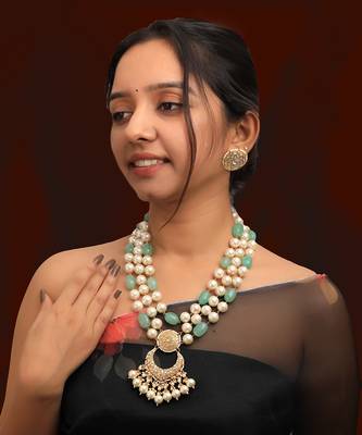 Emerald sea green with white pearl three layered necklace set 1