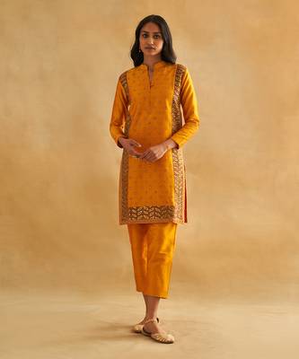 Parneeka raw silk kurta pant set 1