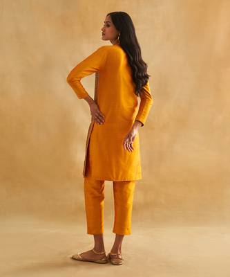 Parneeka raw silk kurta pant set 4