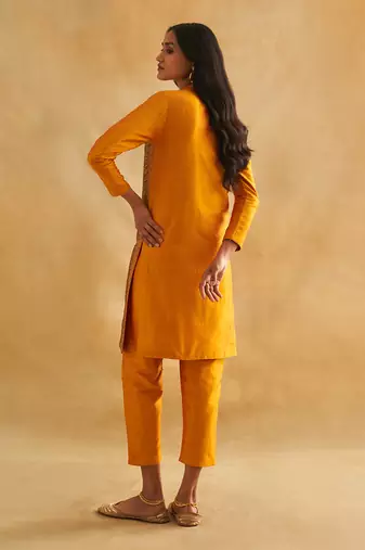 Parneeka raw silk kurta pant set