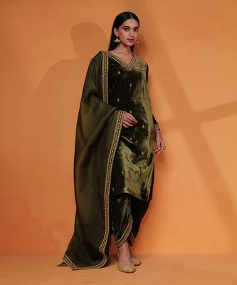 Sharvari dhoti set 1