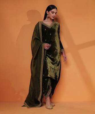 Sharvari dhoti set 2