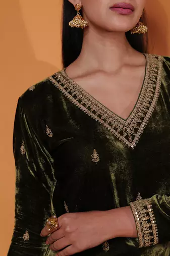 Sharvari dhoti set
