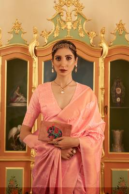 Salmon Handloom Silk Copper Zari Woven Work Saree With Blouse 2