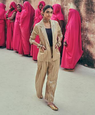 Zareen blazer 2