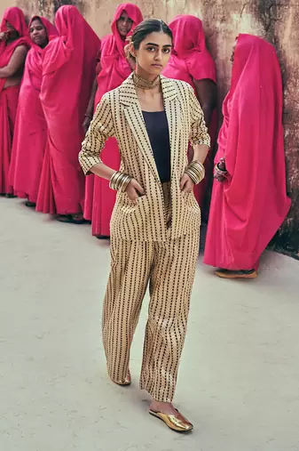 Zareen blazer