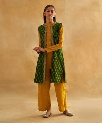 Elah long sleeveless jacket 3