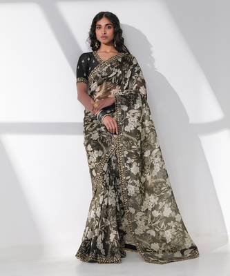 Iqra black saree set 1