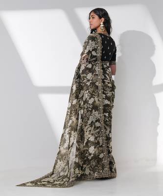 Iqra black saree set 3