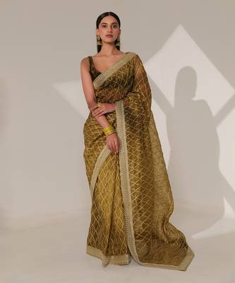 Wanya forest green saree set 1