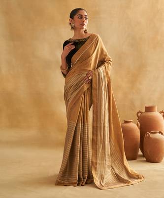 Rumeha gold-silver saree set 1