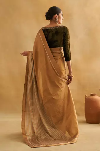 Rumeha gold-silver saree set