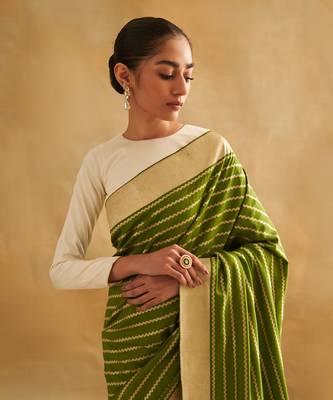 Nimisha forest green saree set 3