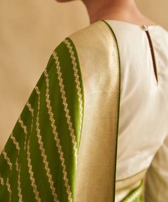 Nimisha forest green saree set 5