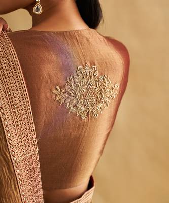 Neysa gold-antique saree set 4