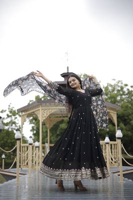 Designer Embroidery Zari Sequins-work Faux Blooming Georgette Suit 4