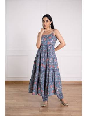 Blue floral tiered kurta pant set 1