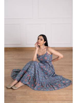 Blue floral tiered kurta pant set 4