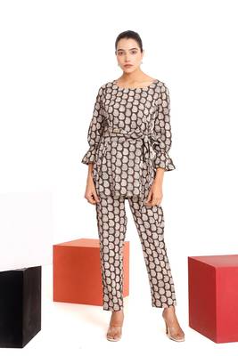 Brown tie up detailed paisley patterned top  paired with pants 3
